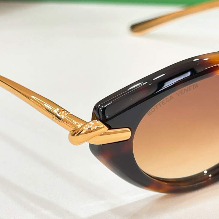 Picture of Bottega Veneta Sunglasses _SKUfw80050225fw